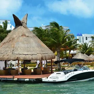 Sunset Marina & Yacht Club Resort Cancun